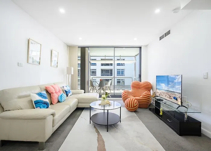 Live On The Iconic Sydney Cbd Wharf With Family