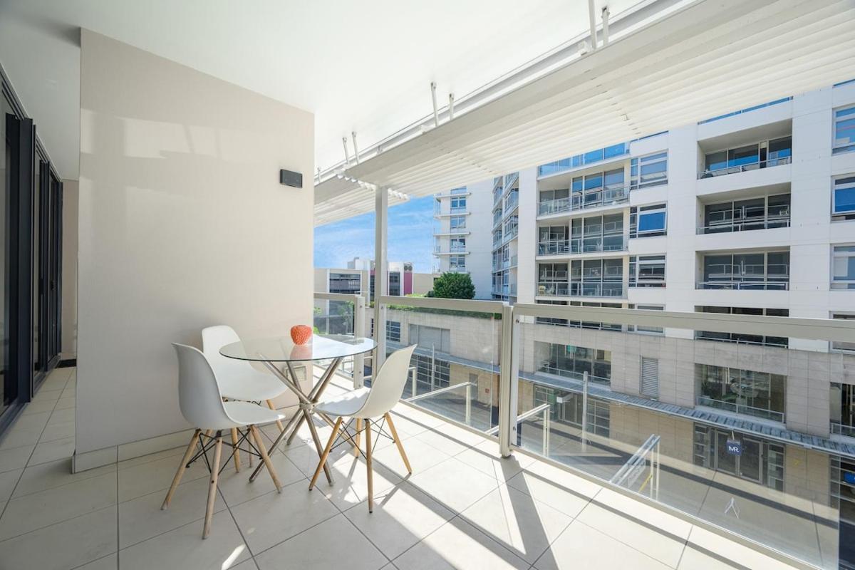 Apartment Live On The Iconic Cbd Wharf With Family *