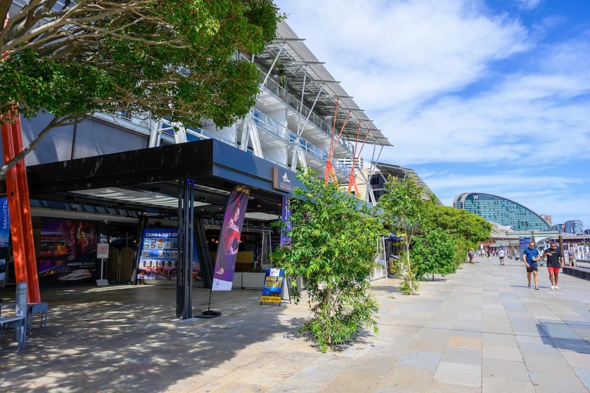 Live On The Iconic Cbd Wharf With Family *