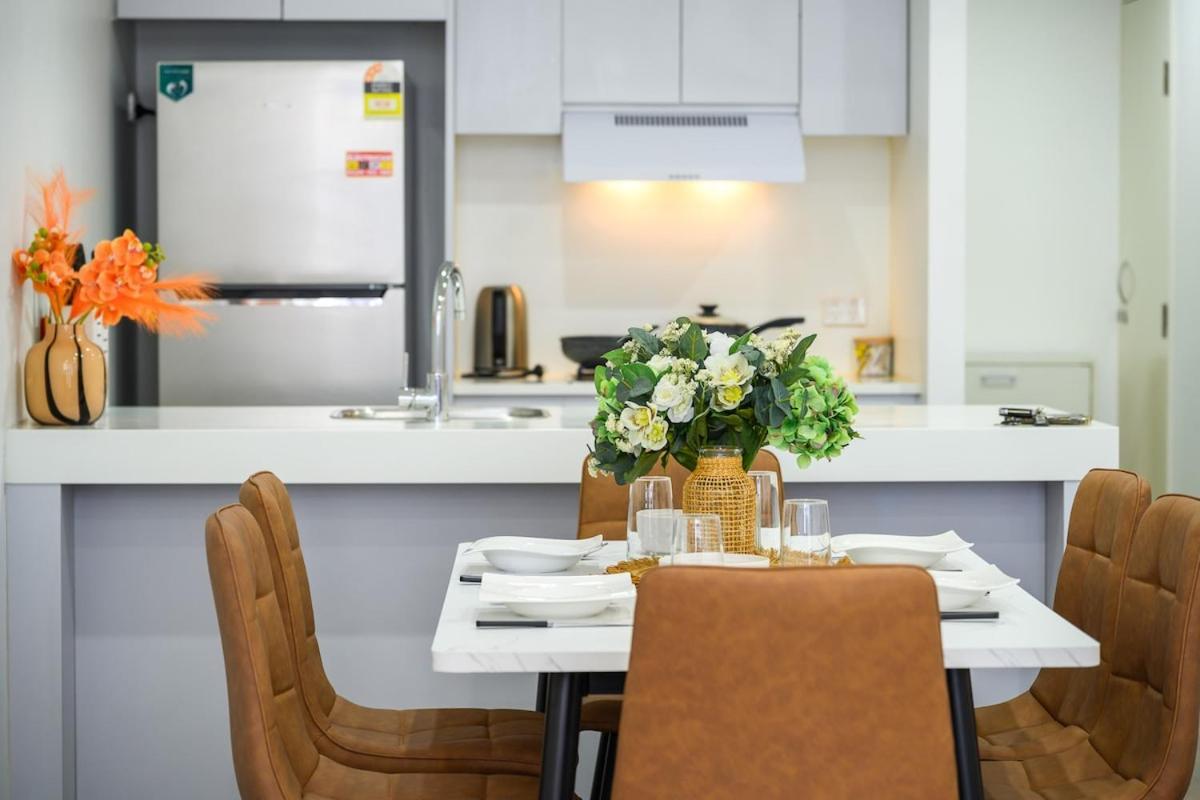 Live On The Iconic Cbd Wharf With Family Apartment Sydney